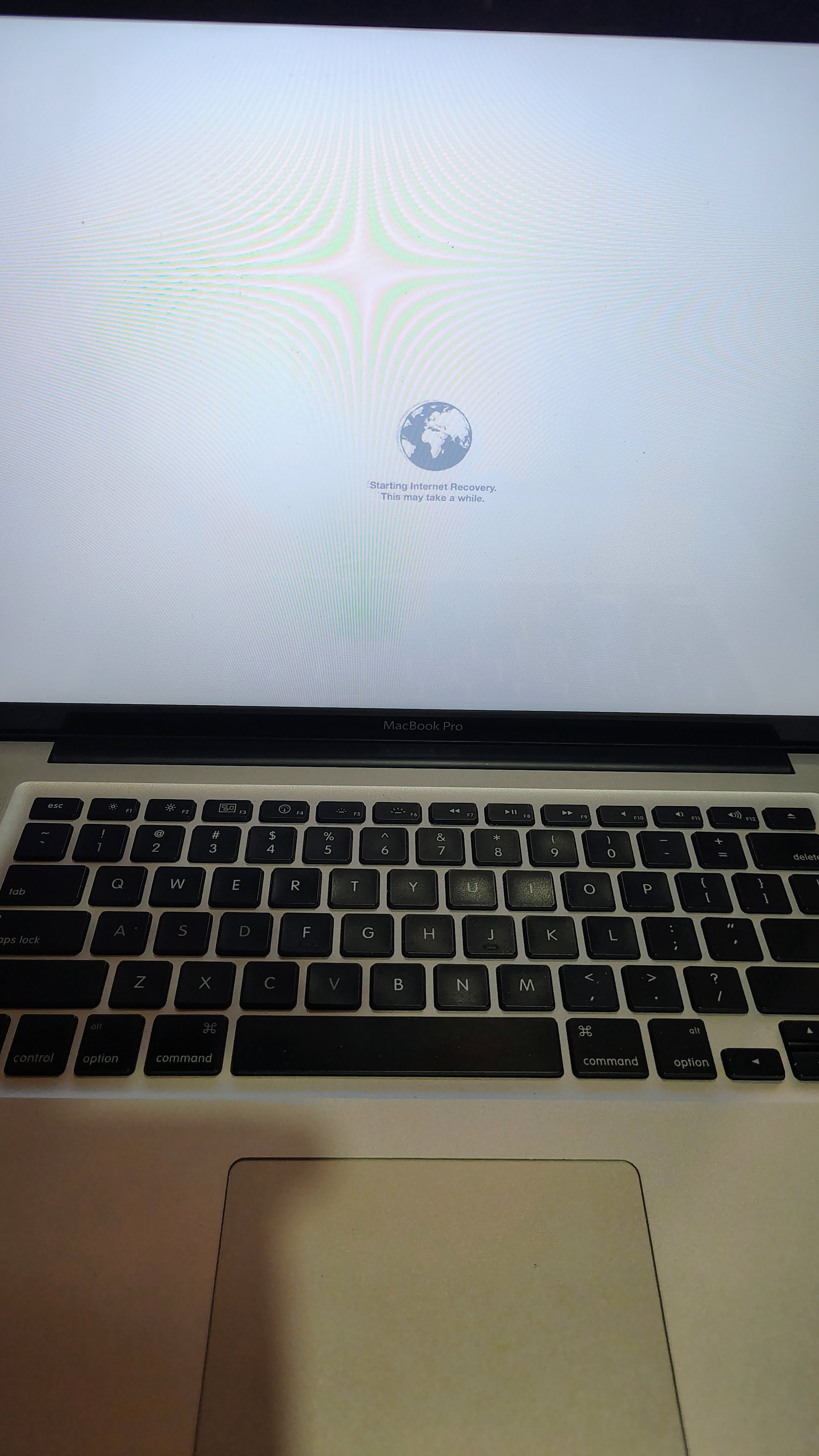MacBook Pro 15" i5 – foto 4